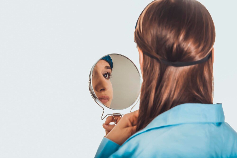 Czy ludzie widzą nas tak jak my siebie w lustrze – jak naprawdę jesteśmy postrzegani?